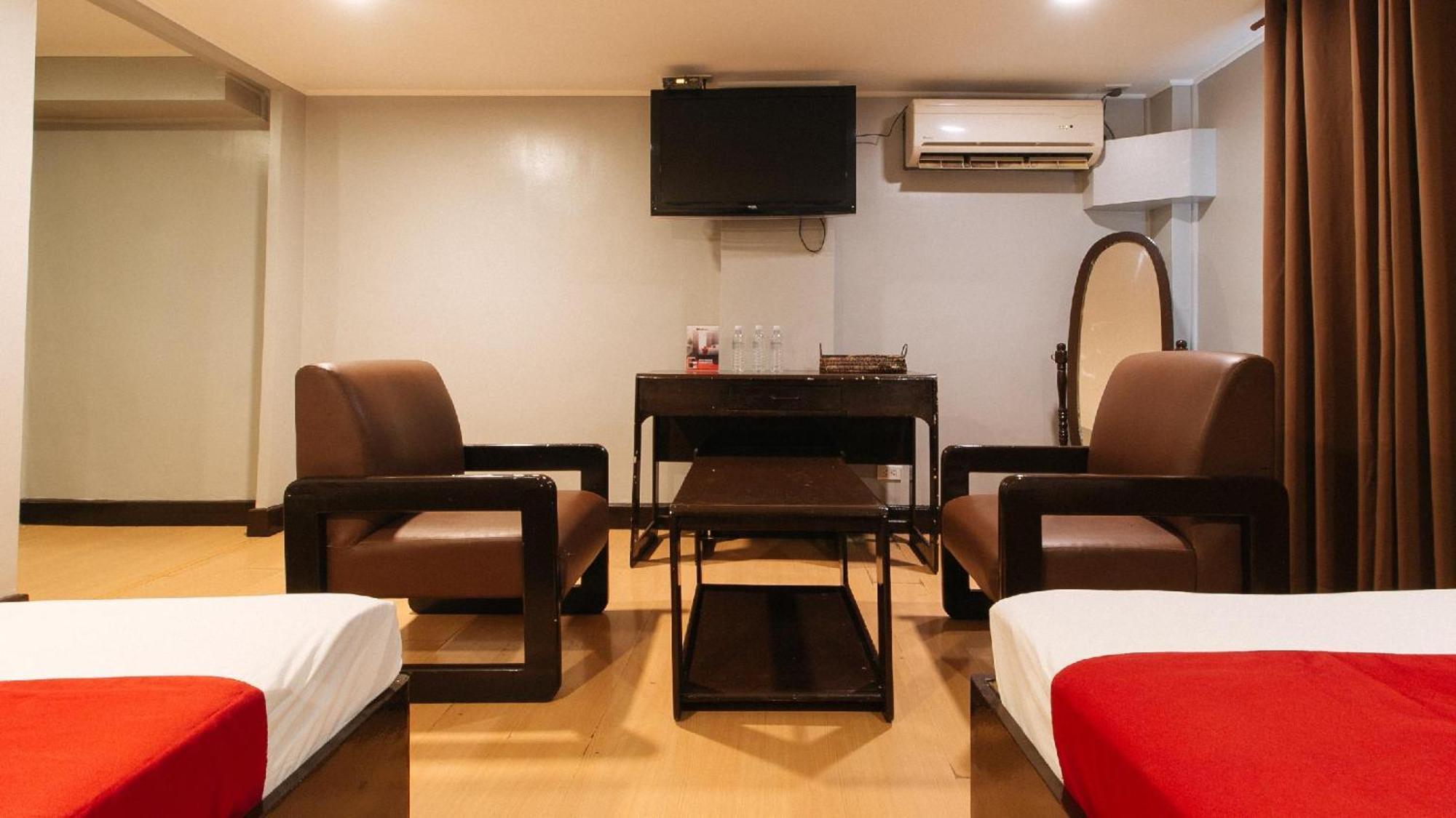 Reddoorz At Homa Resort Hotel Santiago  Экстерьер фото