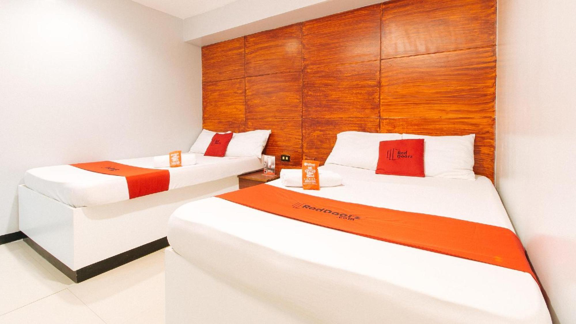 Reddoorz At Homa Resort Hotel Santiago  Экстерьер фото