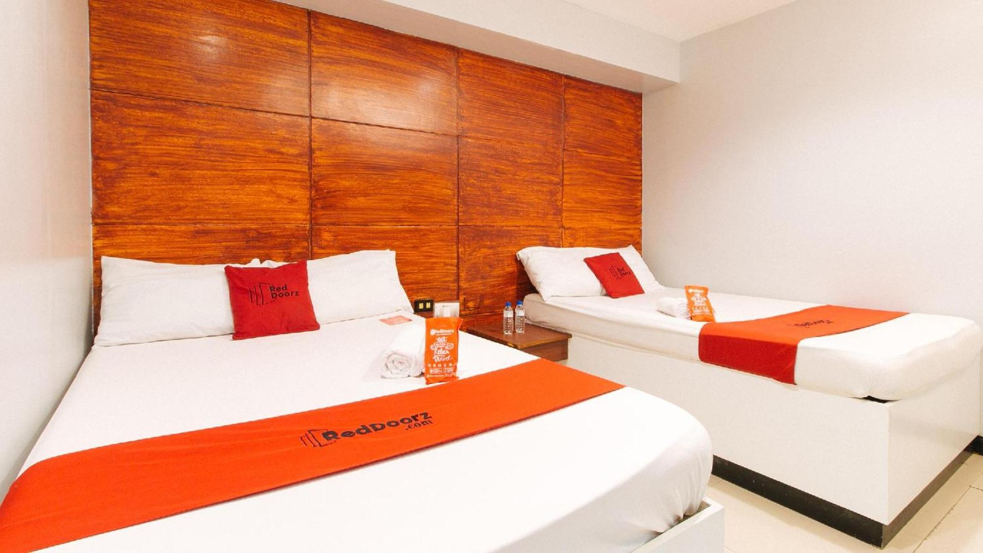 Reddoorz At Homa Resort Hotel Santiago  Экстерьер фото
