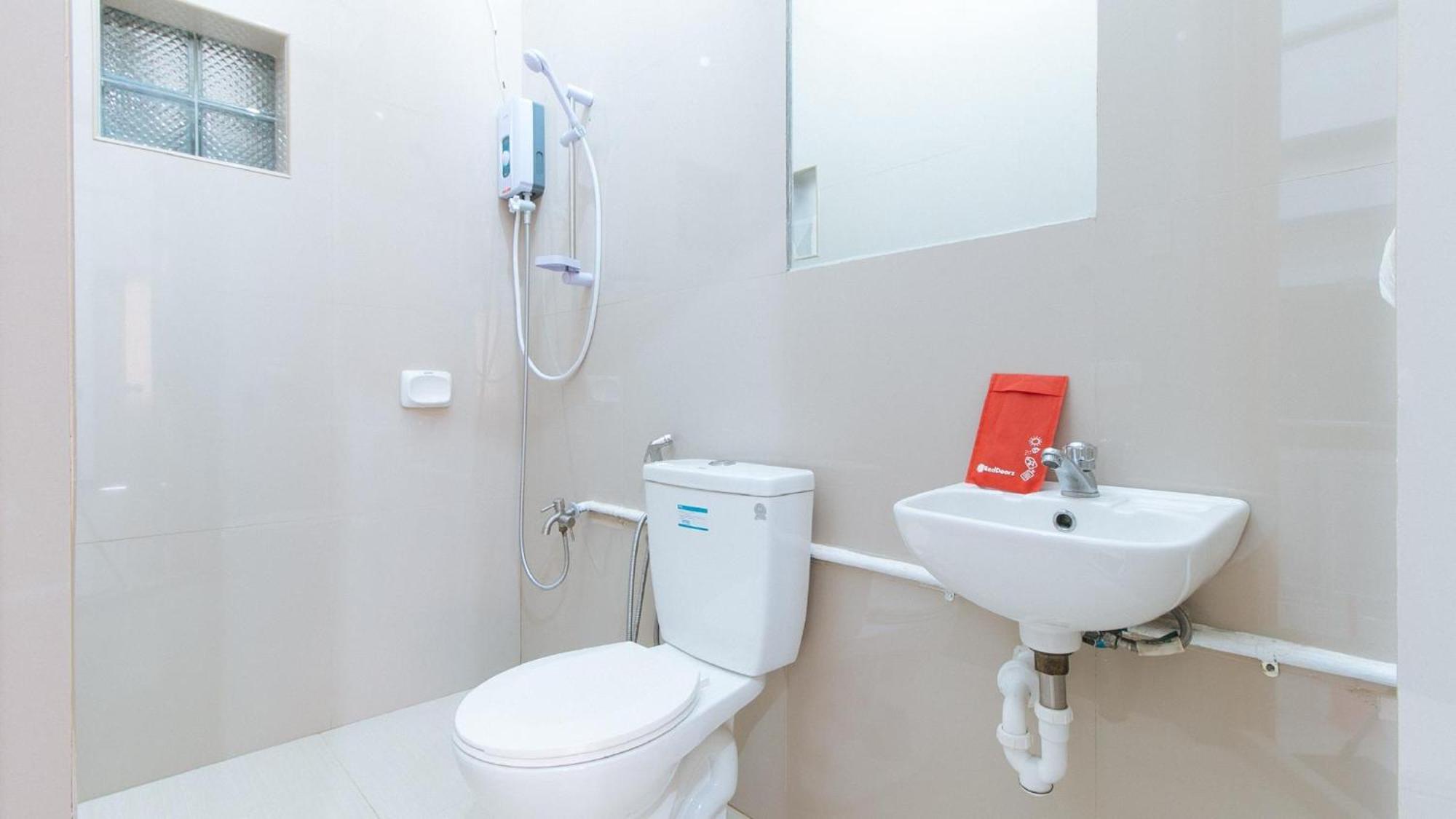 Reddoorz At Homa Resort Hotel Santiago  Экстерьер фото
